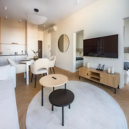 Rynek Luminous By Bookinghost *