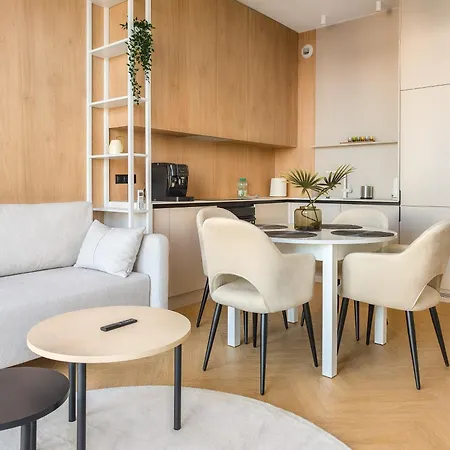 Rynek Luminous By Bookinghost ヴロツワフ