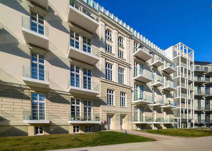 Rynek Luminous By Bookinghost